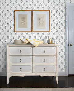 AST4358-peel-and-stick-wallpaper-room-scene-detail-closeup