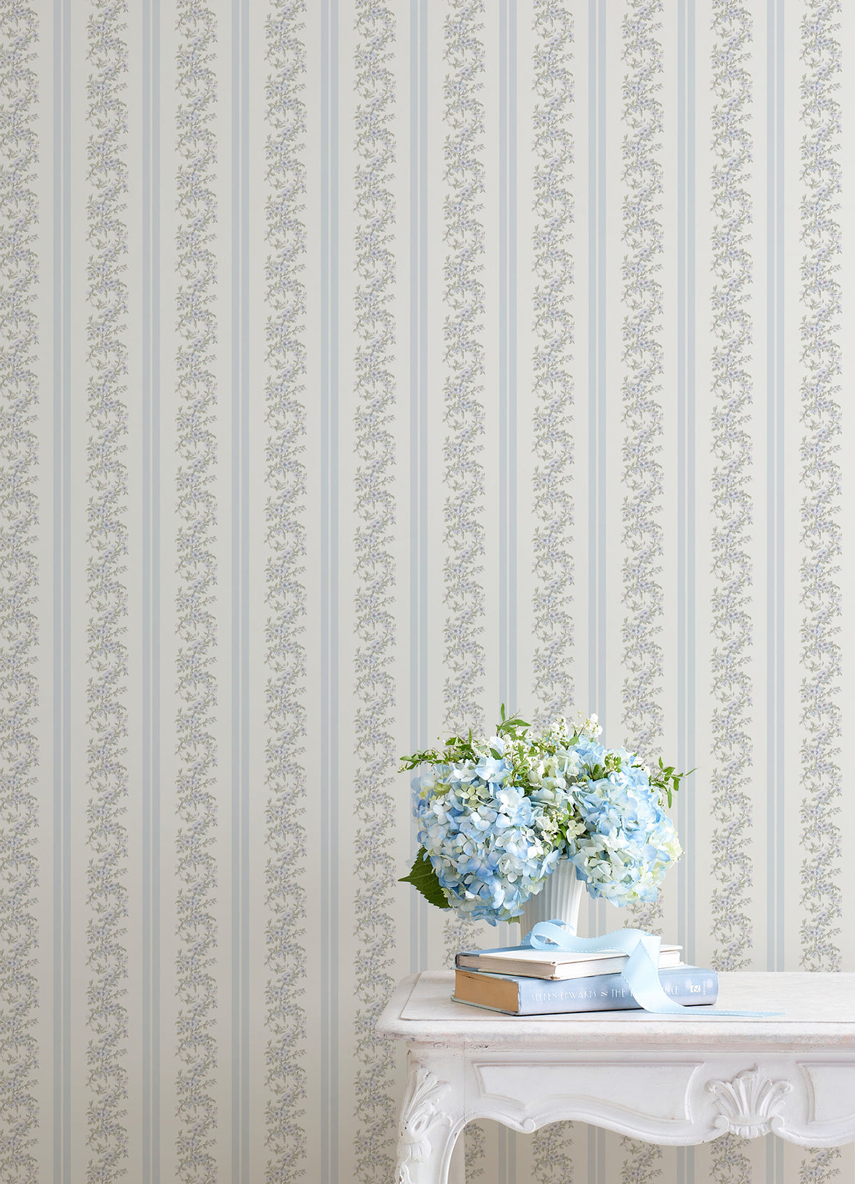 AST4650-peel-and-stick-wallpaper-room-scene