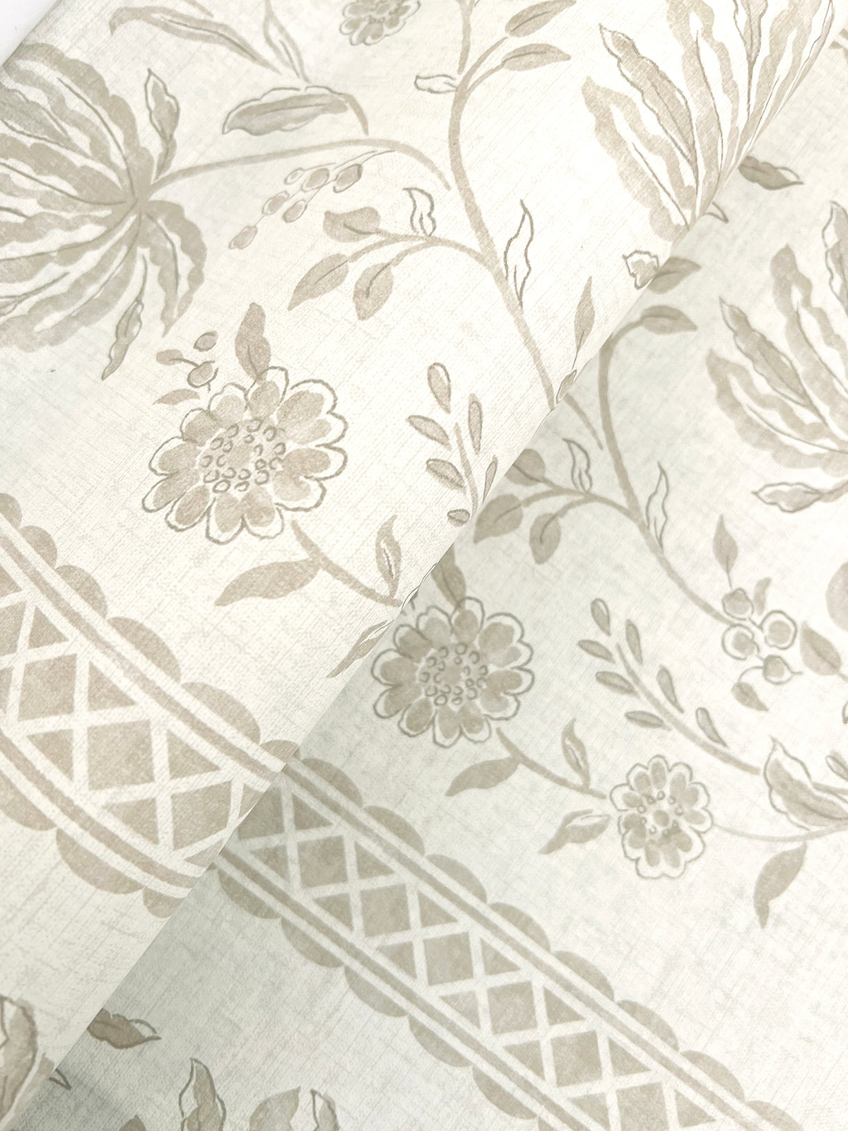 AST6350-peel-and-stick-wallpaper-detail-closeup