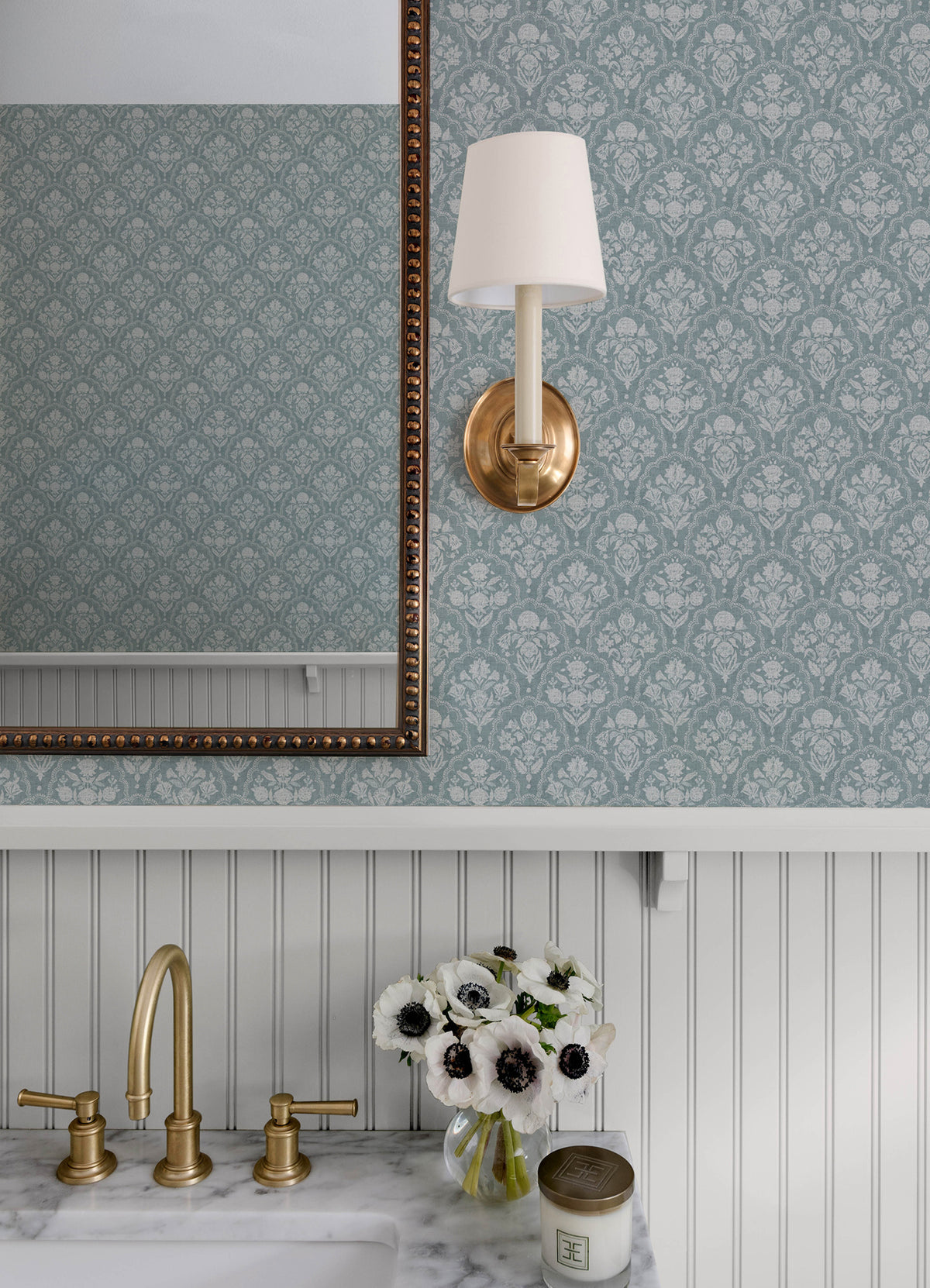 AST6351-peel-and-stick-wallpaper-room-scene-detail-closeup