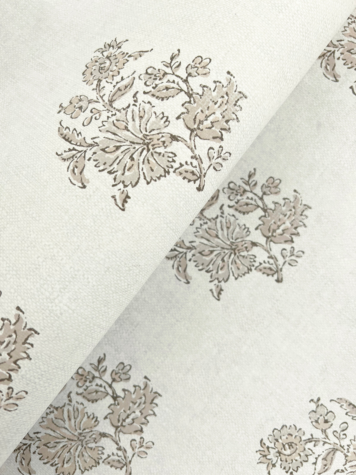 AST6360-peel-and-stick-wallpaper-detail-closeup
