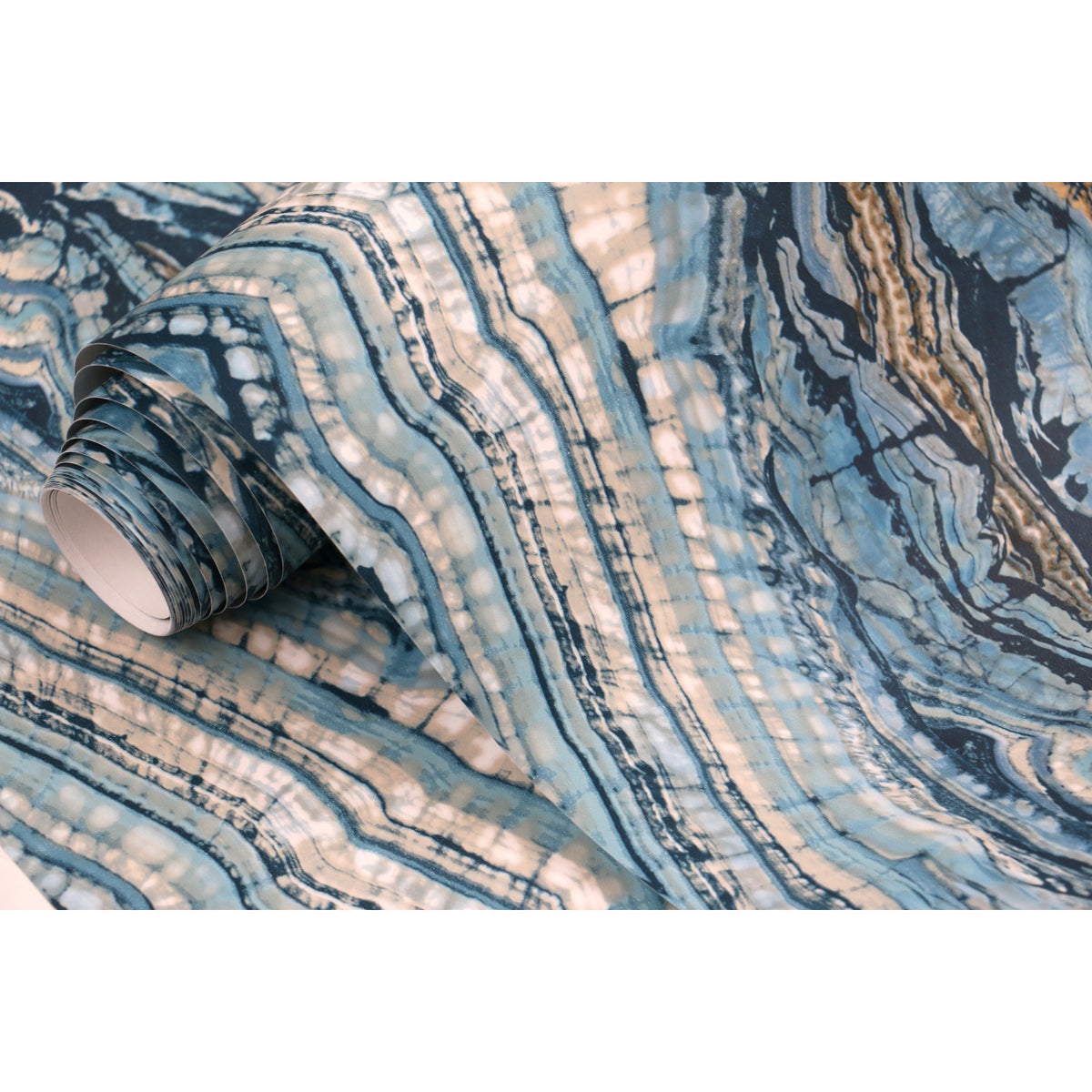 BH8398-peel-and-stick-wallpaper-detail-closeup