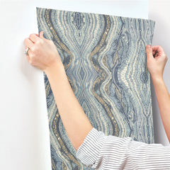 BH8398-peel-and-stick-wallpaper-stick-application-step