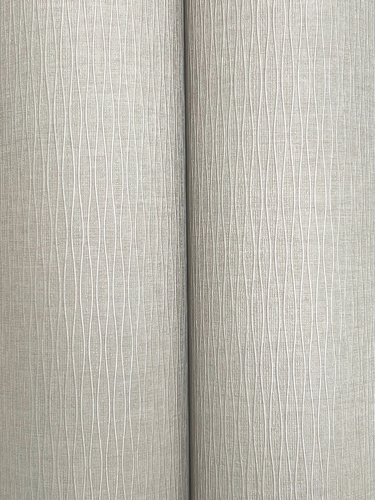 COD0616-peel-and-stick-wallpaper-detail-closeup