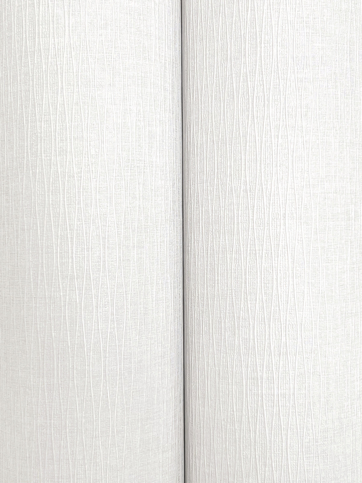 COD0618-peel-and-stick-wallpaper-detail-closeup