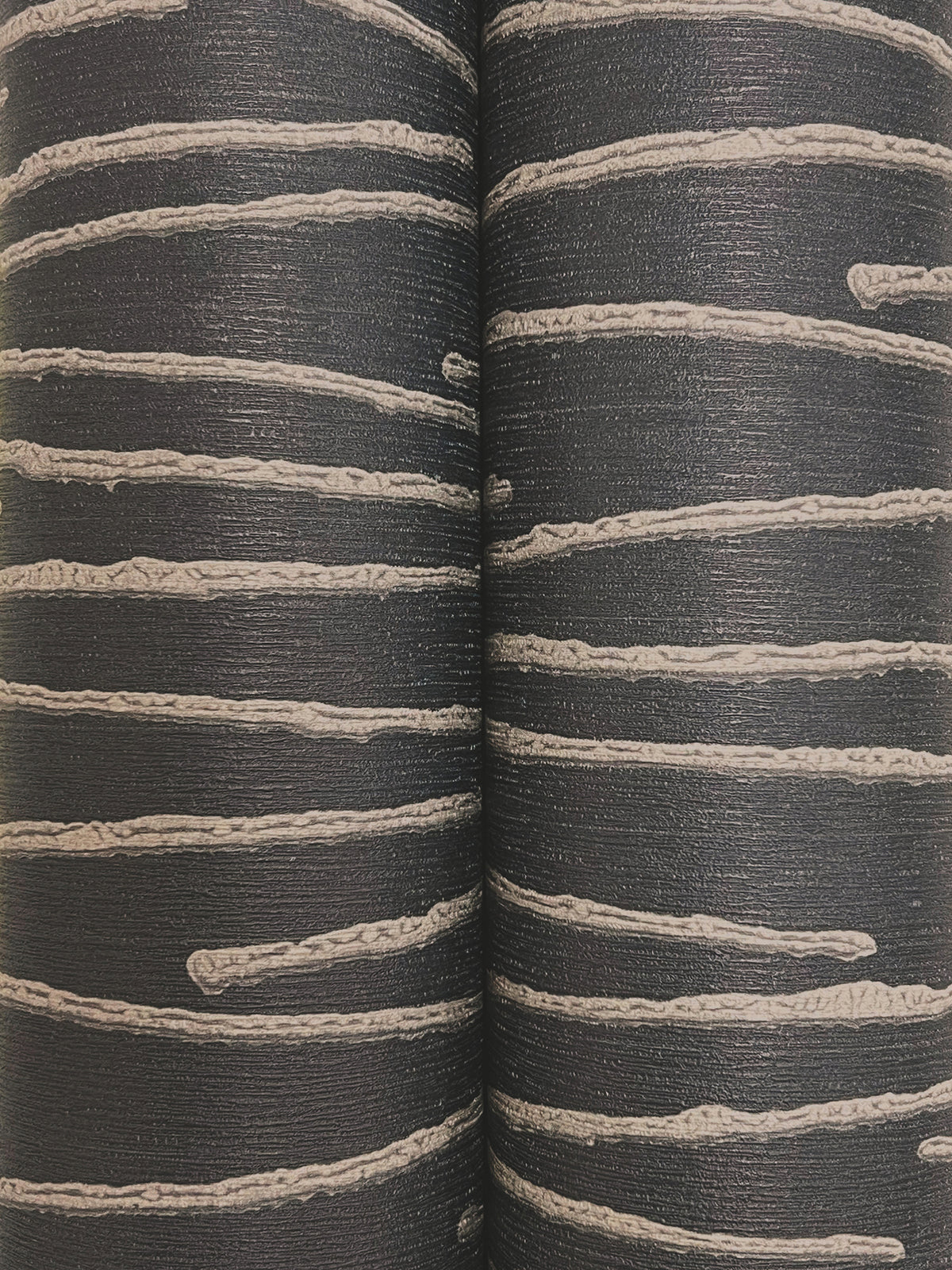 COD0624-peel-and-stick-wallpaper-detail-closeup