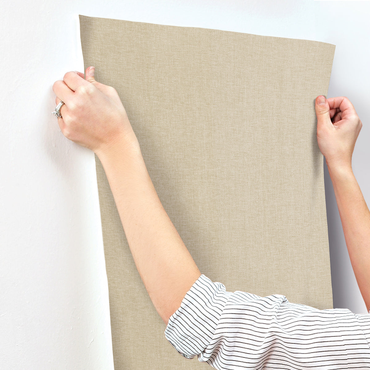 COD0645N-peel-and-stick-wallpaper-stick-application-step