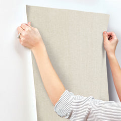 COD0648N-peel-and-stick-wallpaper-stick-application-step