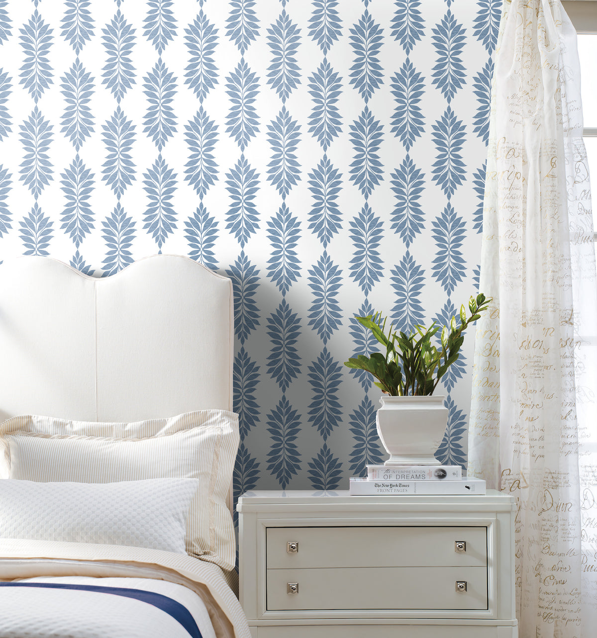 CV4423-peel-and-stick-wallpaper-room-scene