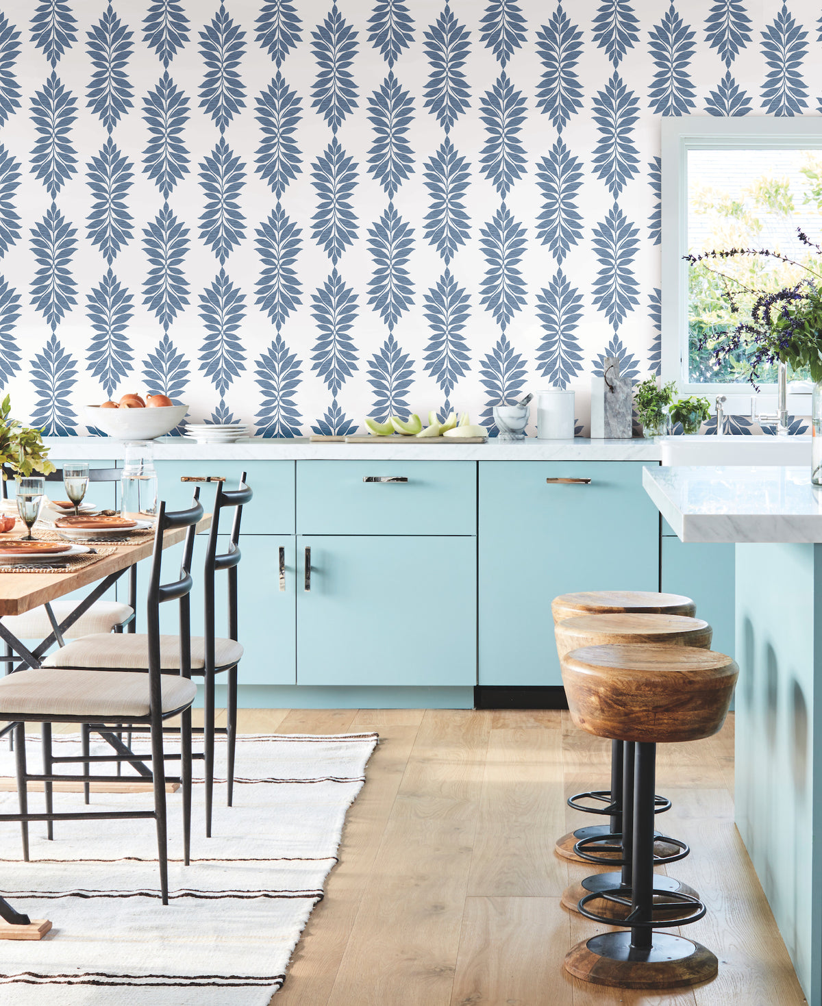 CV4423-peel-and-stick-wallpaper-room-scene-detail-closeup
