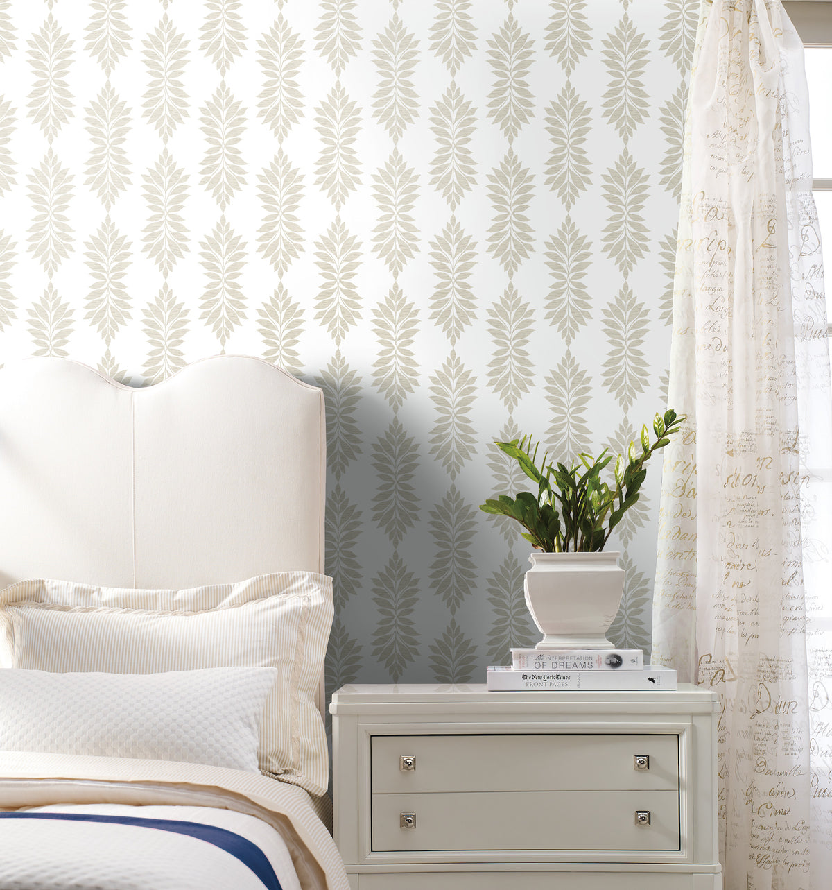 CV4424-peel-and-stick-wallpaper-room-scene