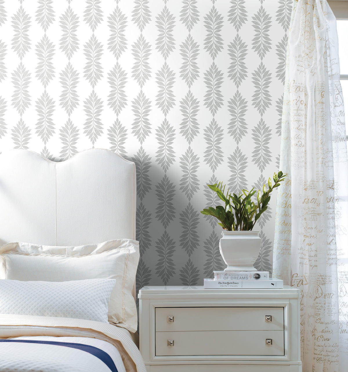 CV4428-peel-and-stick-wallpaper-room-scene