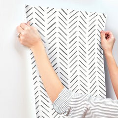 CV4454-peel-and-stick-wallpaper-stick-application-step