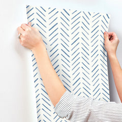 CV4455-peel-and-stick-wallpaper-stick-application-step