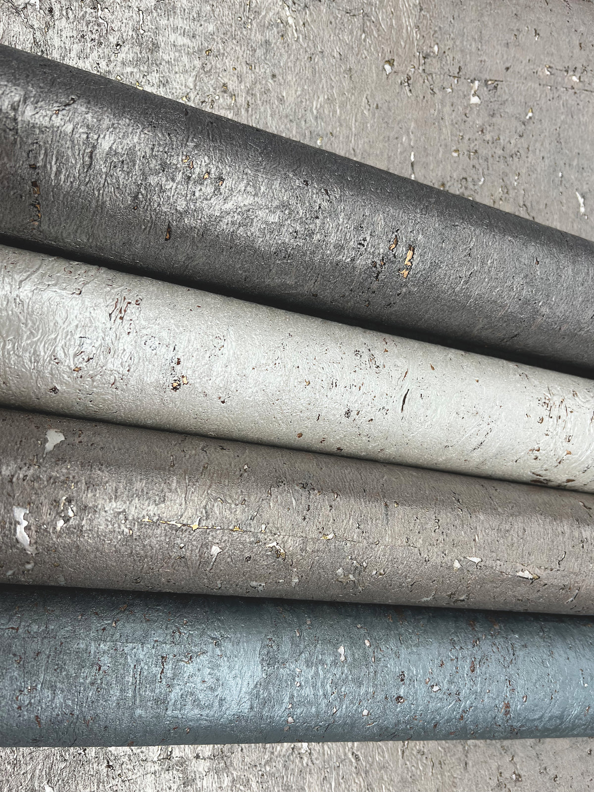 CZ2483-peel-and-stick-wallpaper-detail-closeup-2