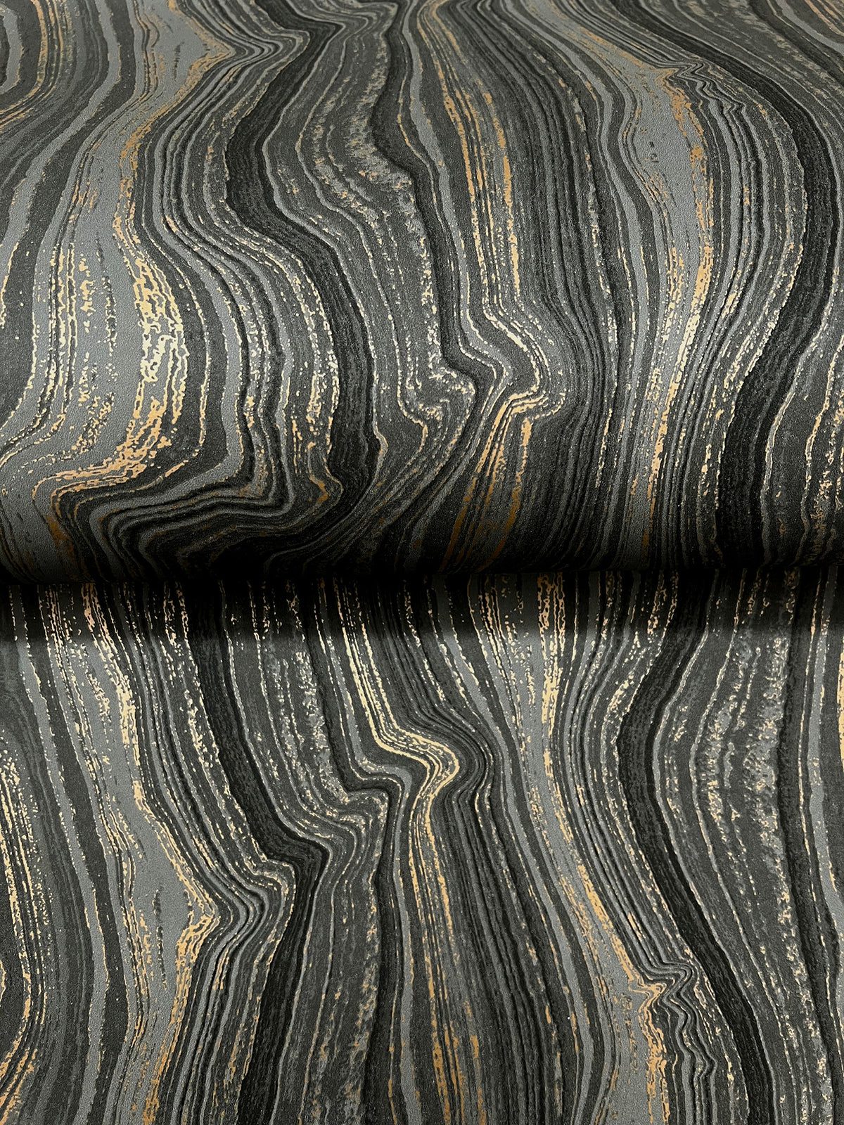 DF3326-peel-and-stick-wallpaper-detail-closeup