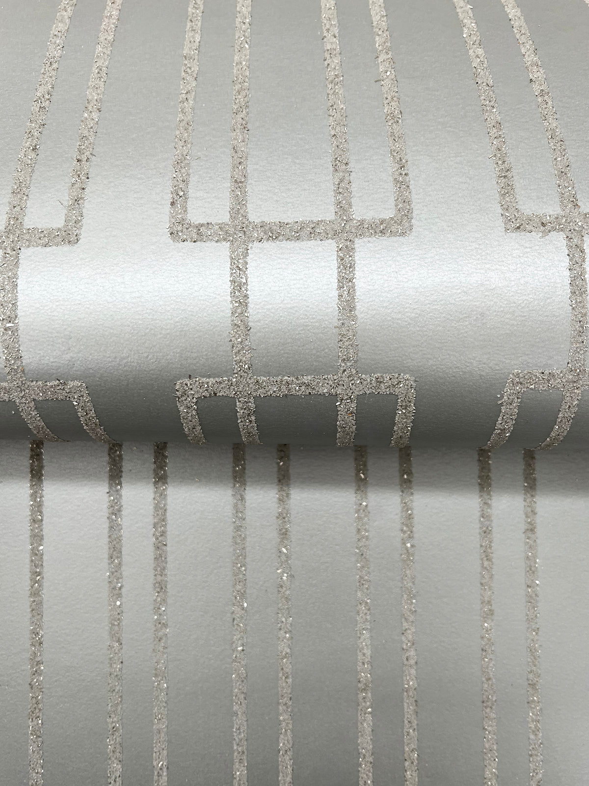DF3327-peel-and-stick-wallpaper-detail-closeup