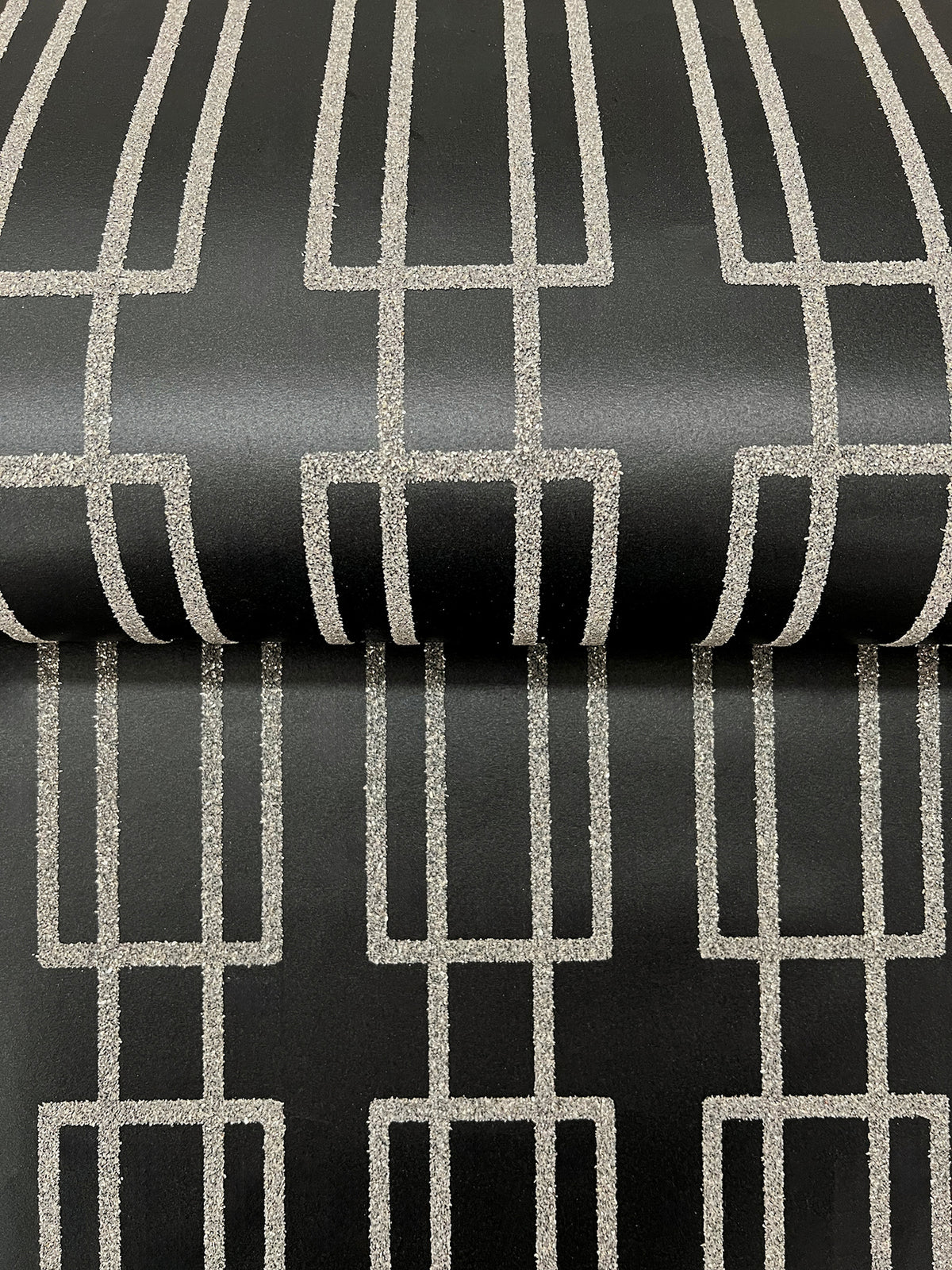 DF3328-peel-and-stick-wallpaper-detail-closeup