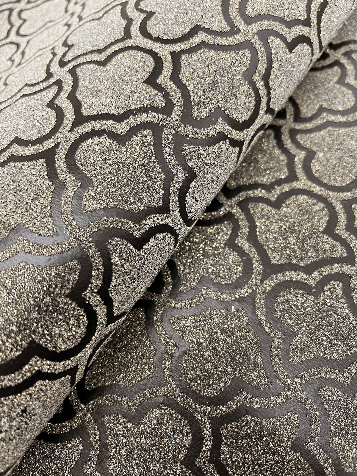 DF3336-peel-and-stick-wallpaper-detail-closeup