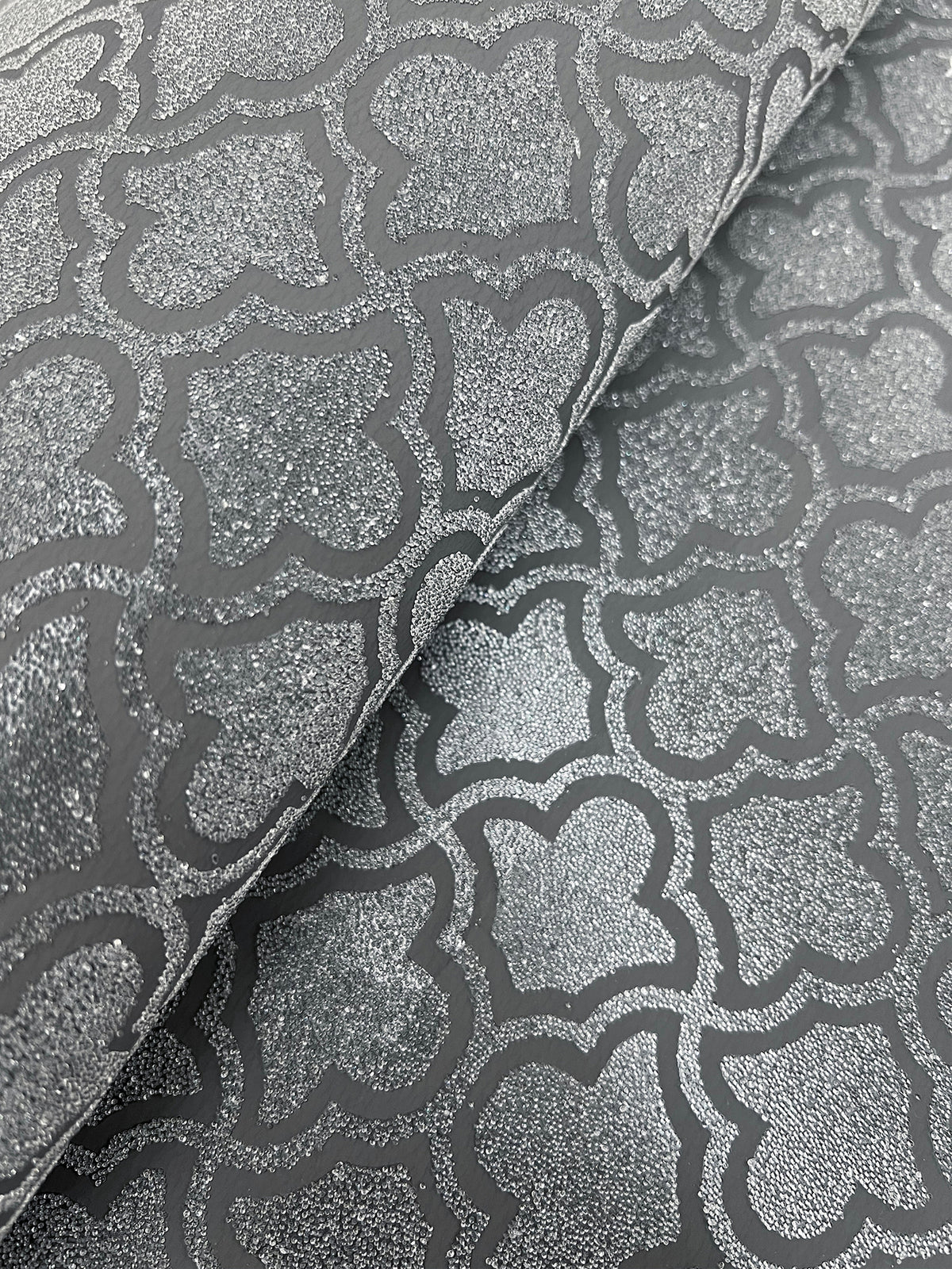 DF3338-peel-and-stick-wallpaper-detail-closeup