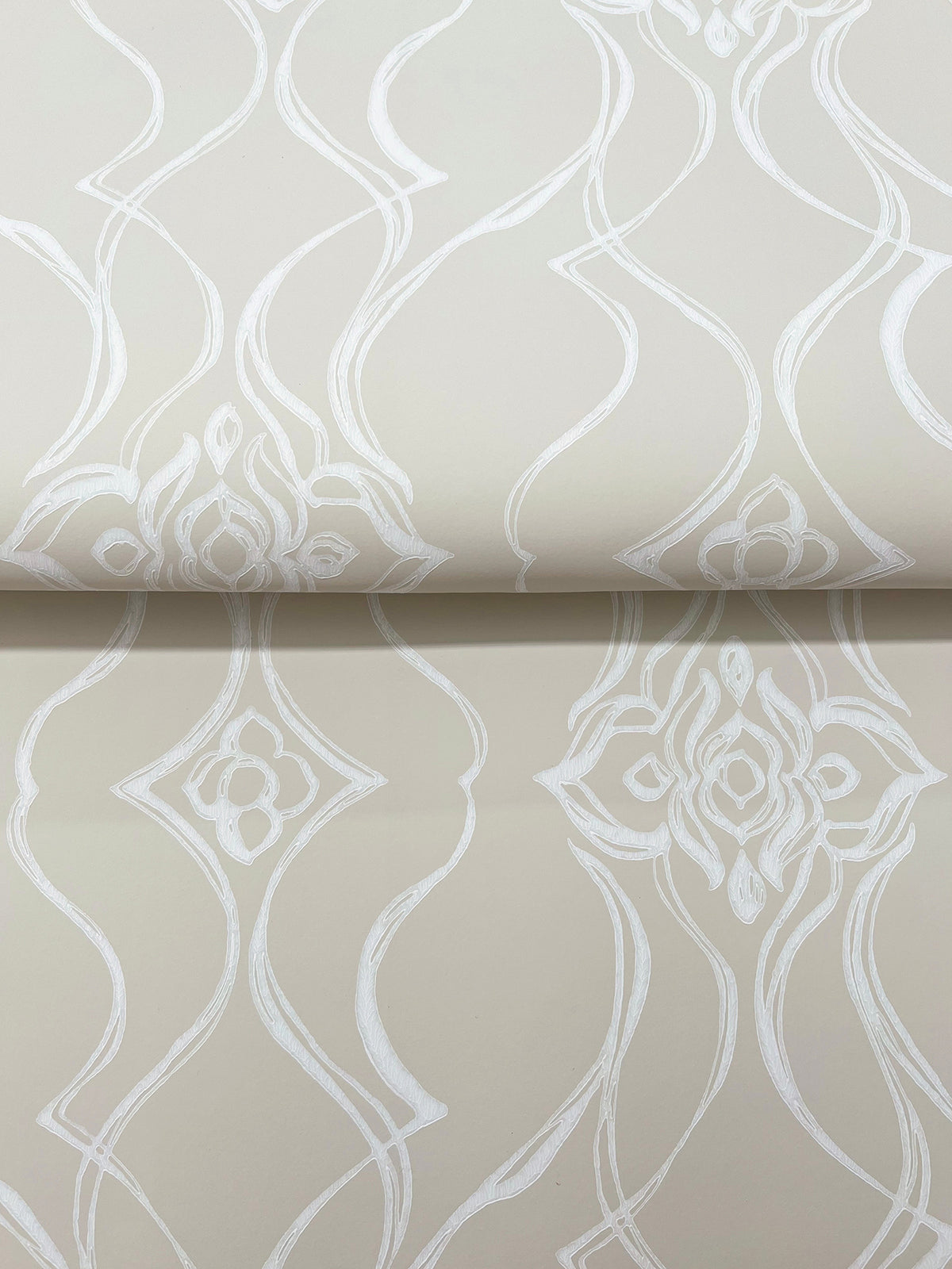 DF3375-peel-and-stick-wallpaper-detail-closeup