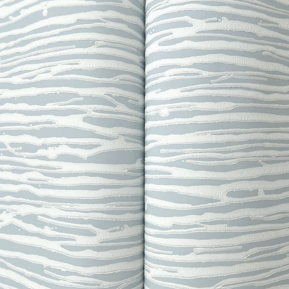 DF3381-peel-and-stick-wallpaper-detail-closeup