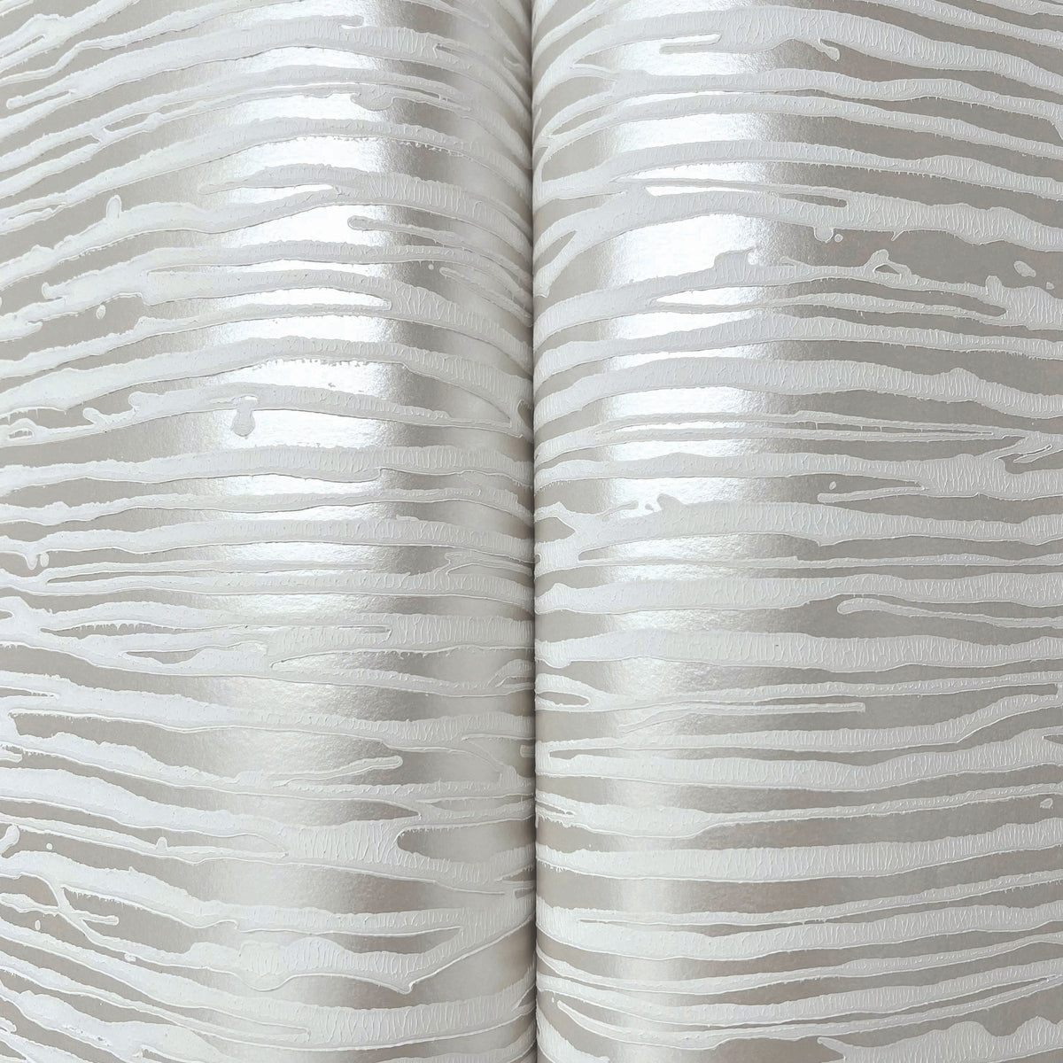 DF3382-peel-and-stick-wallpaper-detail-closeup