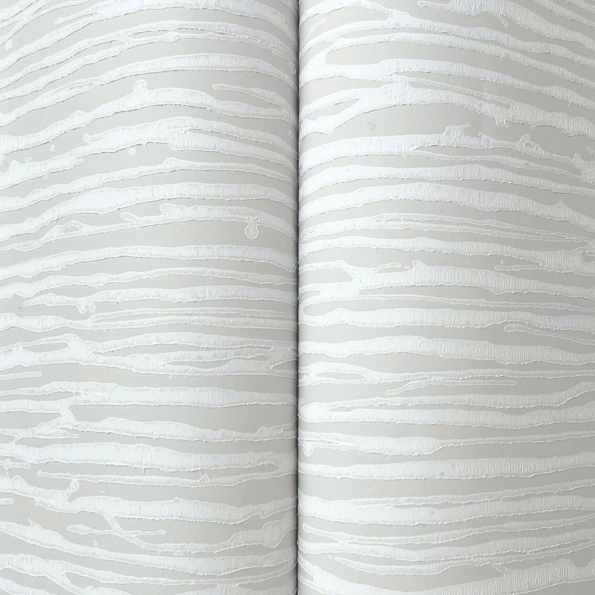 DF3383-peel-and-stick-wallpaper-detail-closeup