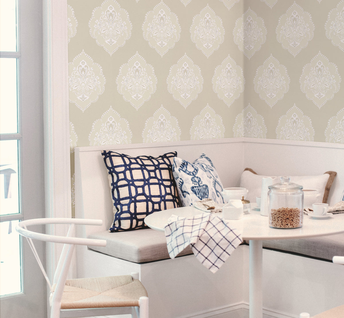 DM4983-peel-and-stick-wallpaper-room-scene-detail-closeup