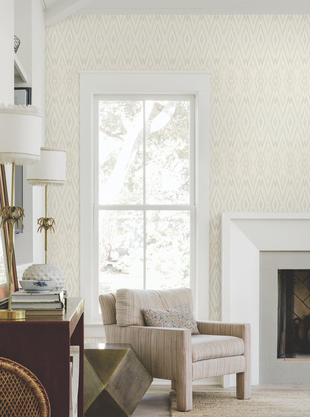 EV3913-peel-and-stick-wallpaper-room-scene-detail-closeup
