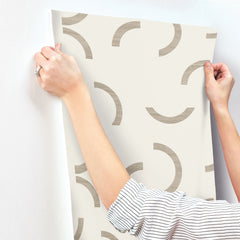 FM1026-peel-and-stick-wallpaper-stick-application-step
