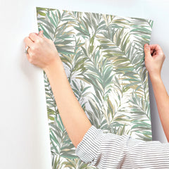 GN2542-peel-and-stick-wallpaper-stick-application-step