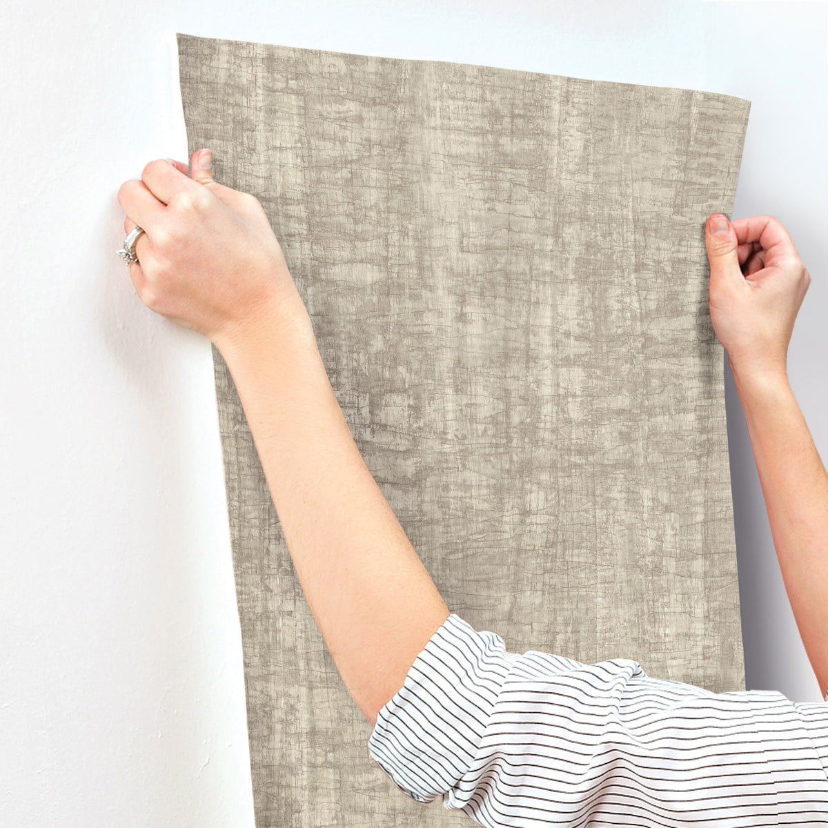 GN2551-peel-and-stick-wallpaper-stick-application-step
