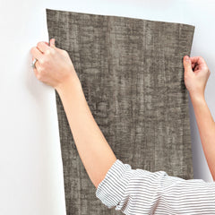 GN2552-peel-and-stick-wallpaper-stick-application-step