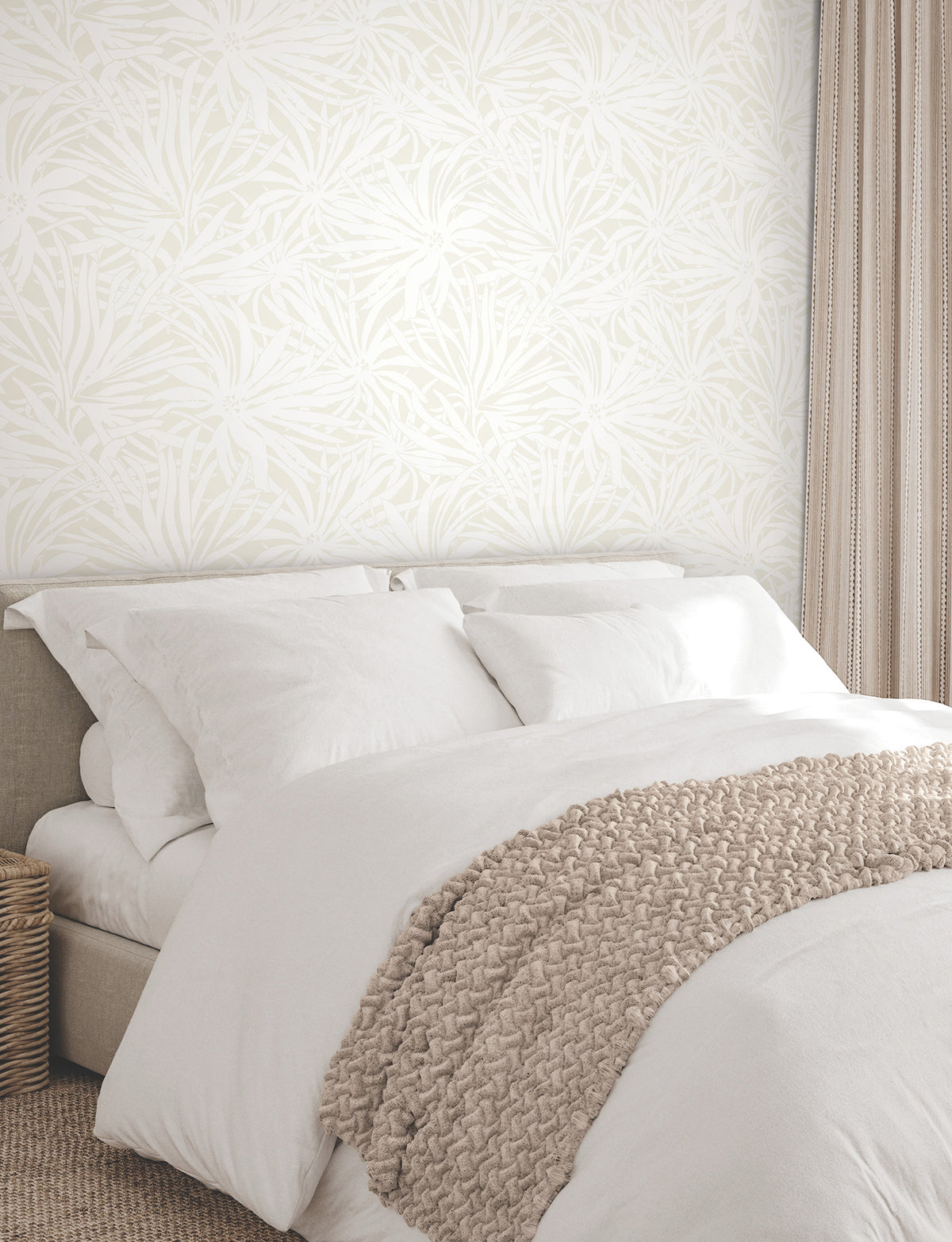 GN2573-peel-and-stick-wallpaper-room-scene