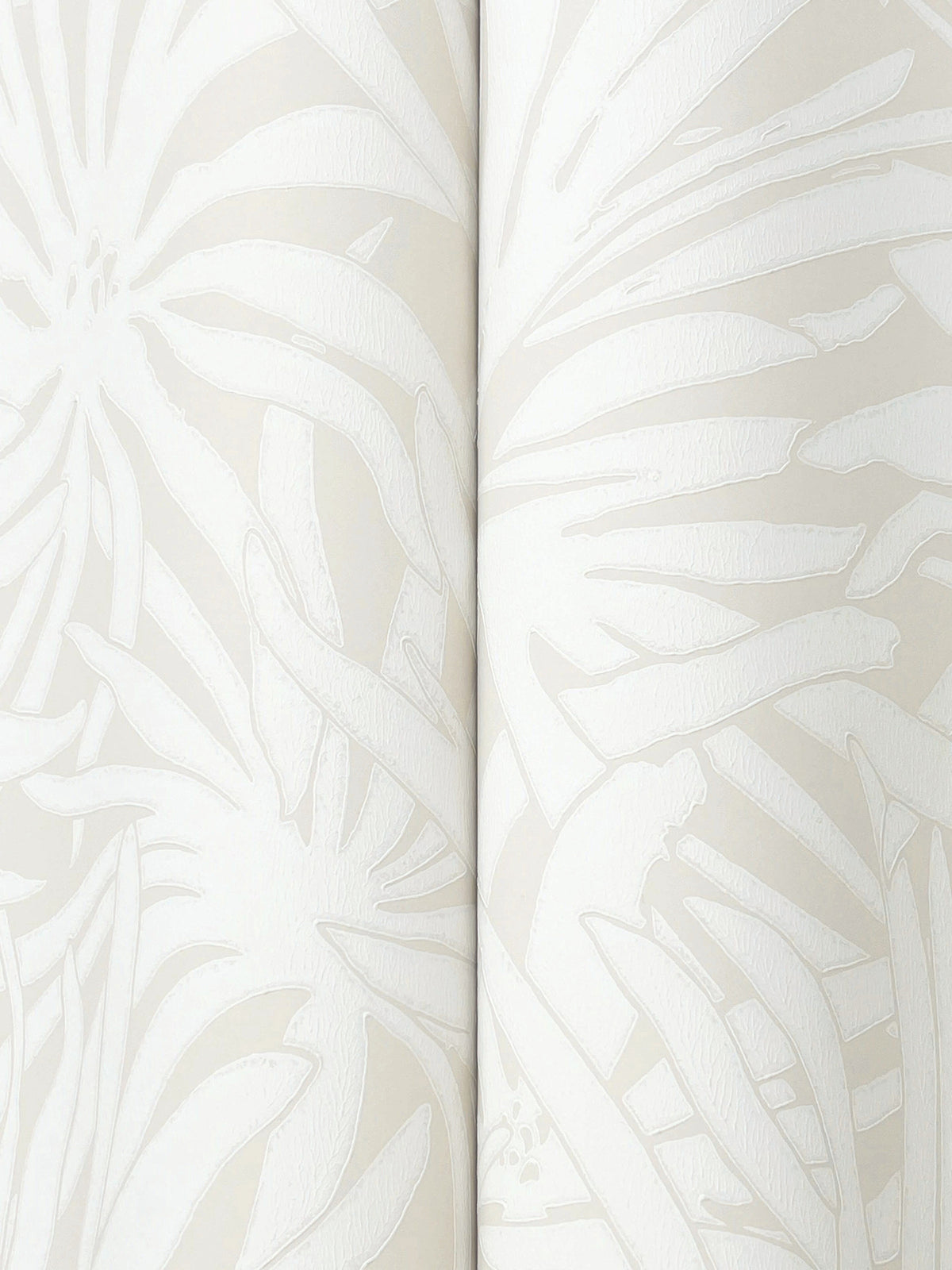 GN2573-peel-and-stick-wallpaper-detail-closeup