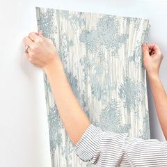 GN2602-peel-and-stick-wallpaper-stick-application-step