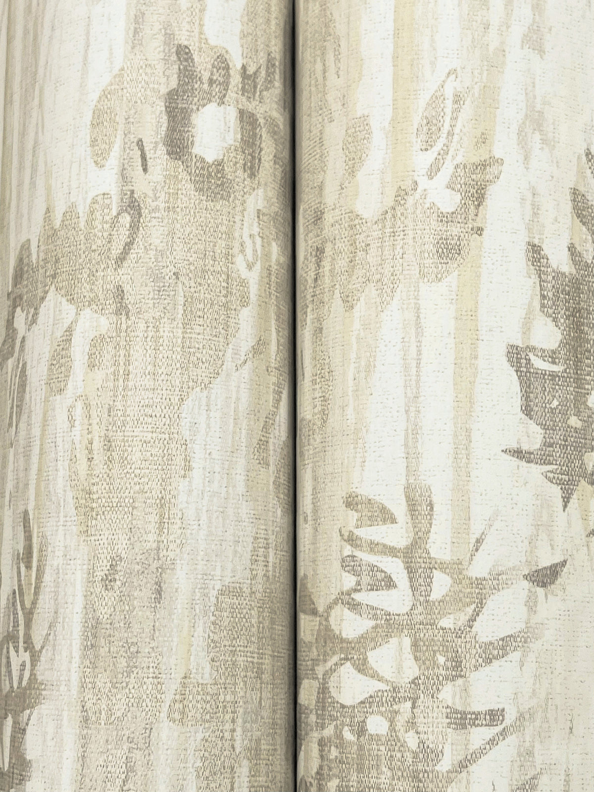 GN2604-peel-and-stick-wallpaper-detail-closeup