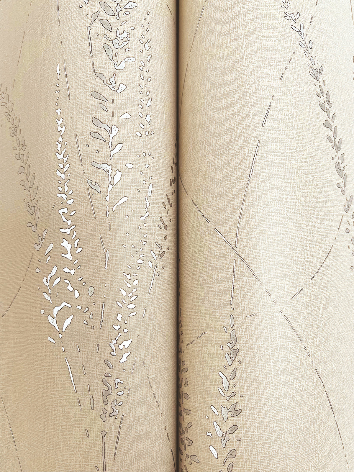 GN2641-peel-and-stick-wallpaper-detail-closeup