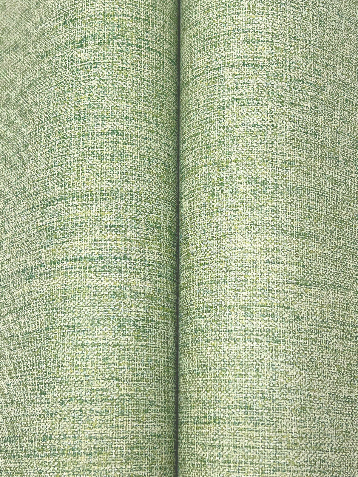 GN2674-peel-and-stick-wallpaper-detail-closeup