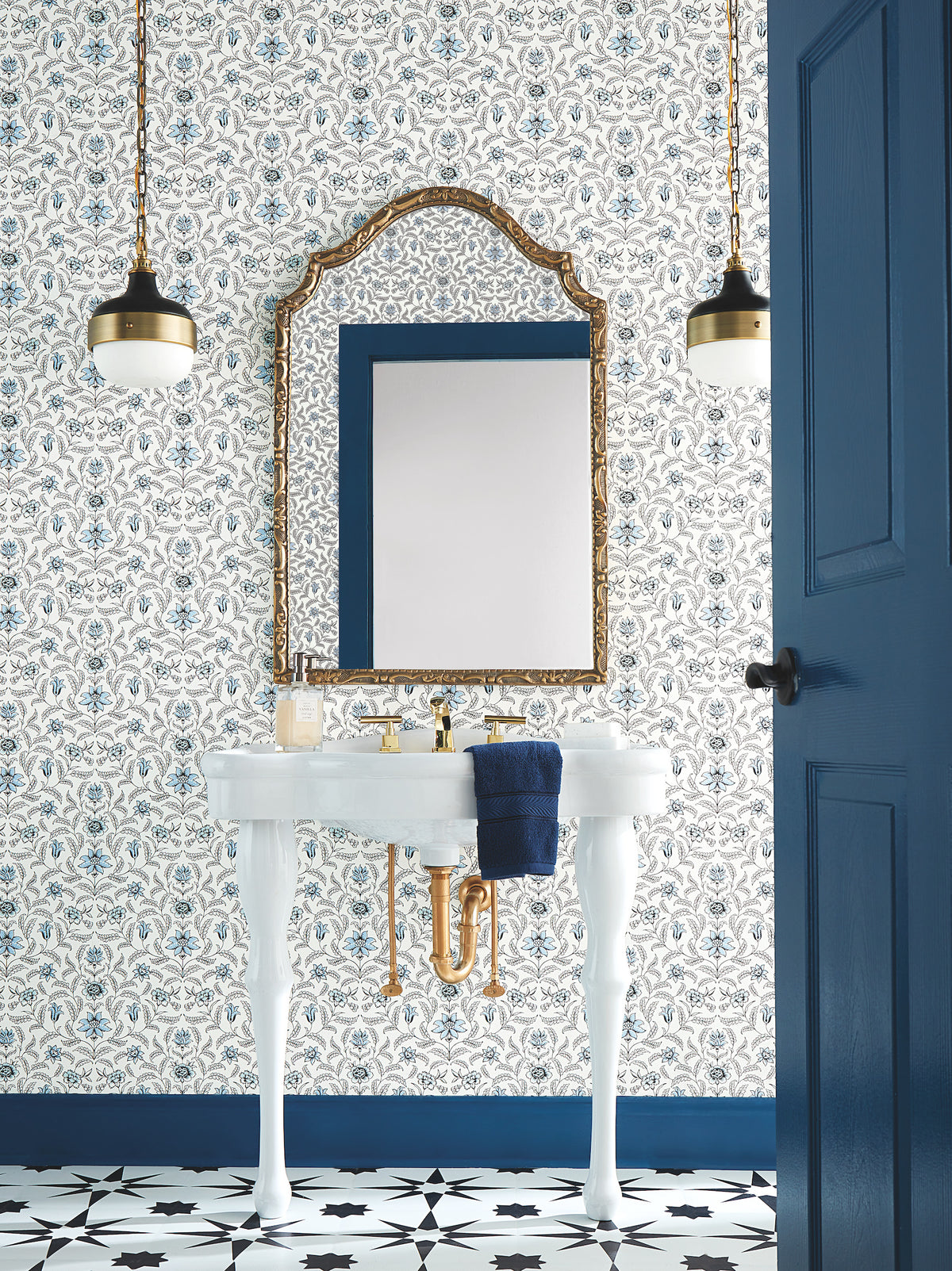 GR5981-peel-and-stick-wallpaper-room-scene