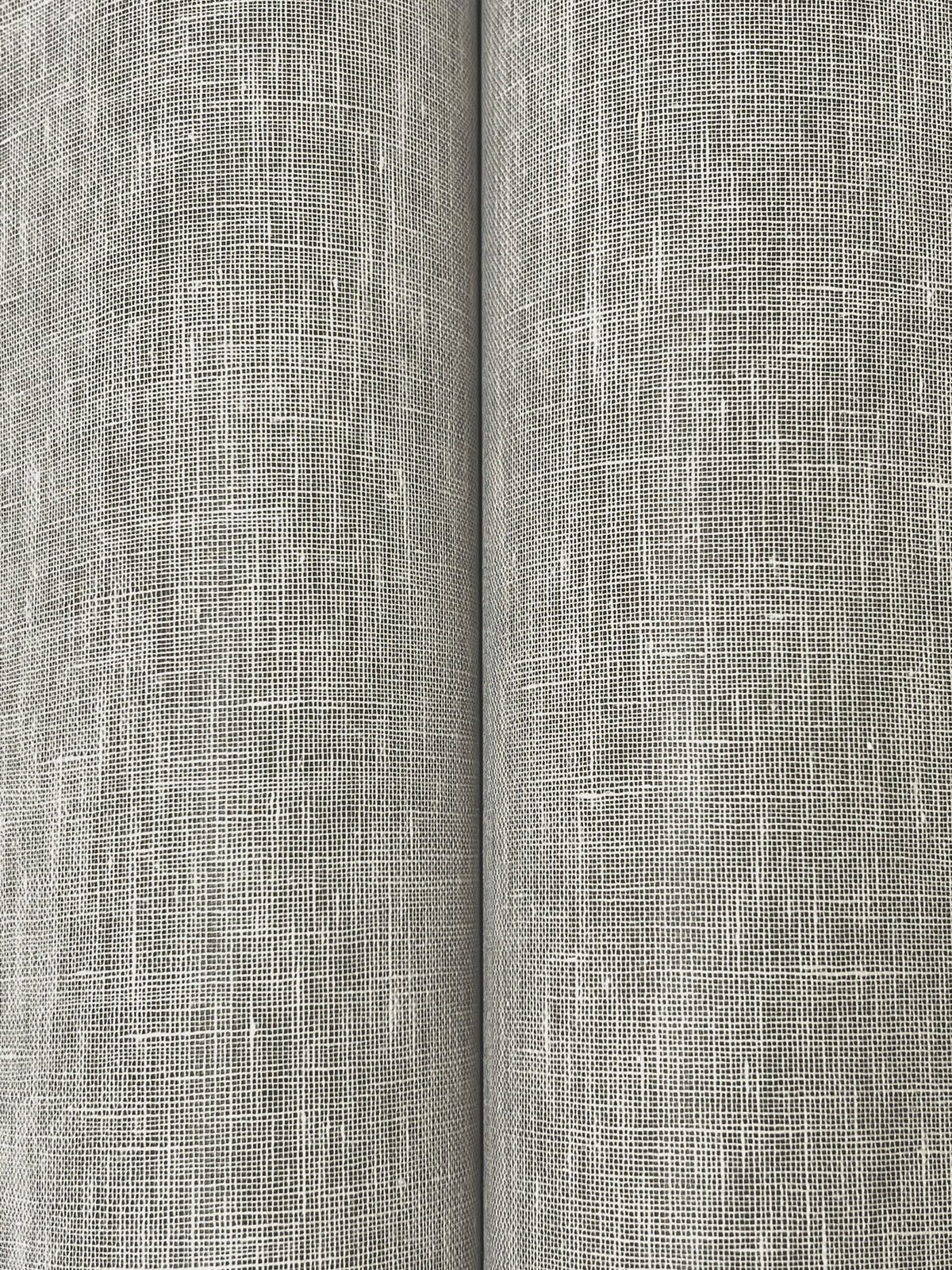 GRL86135-peel-and-stick-wallpaper-detail-closeup