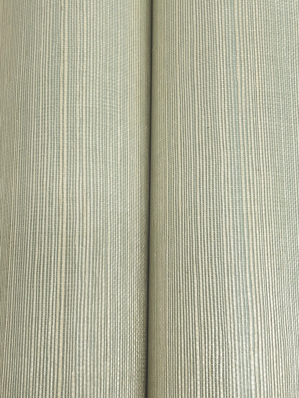 GRL86137-peel-and-stick-wallpaper-detail-closeup