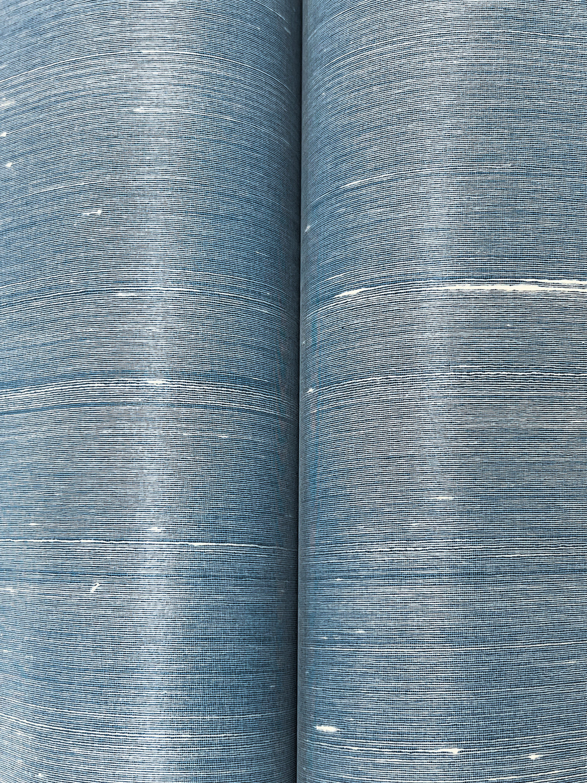 GRL88117-peel-and-stick-wallpaper-detail-closeup