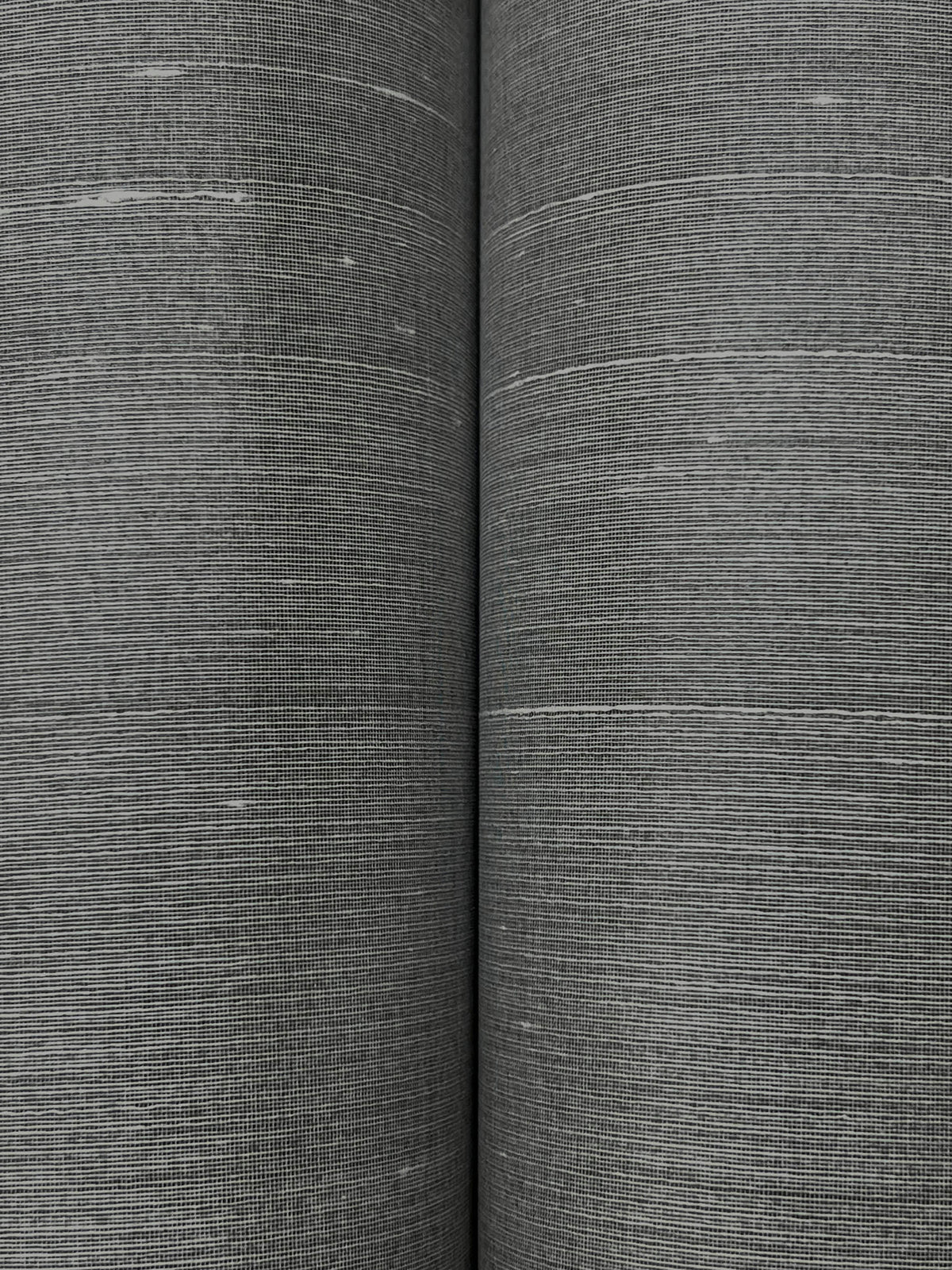 GRL88126-peel-and-stick-wallpaper-detail-closeup