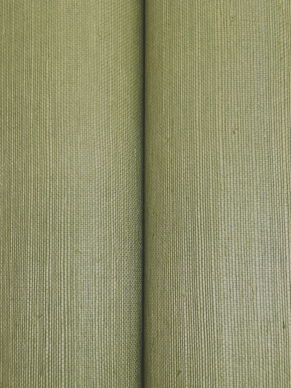 GRL88336-peel-and-stick-wallpaper-detail-closeup