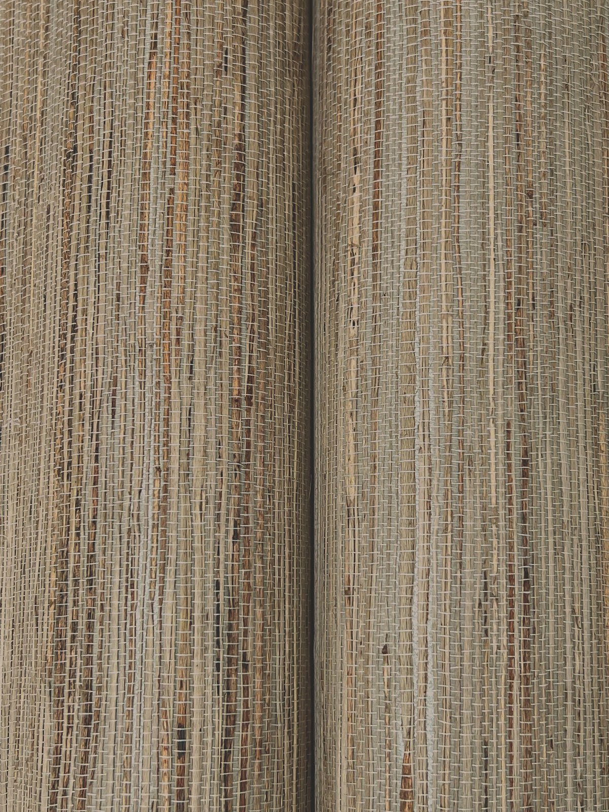 GRL88375-peel-and-stick-wallpaper-detail-closeup