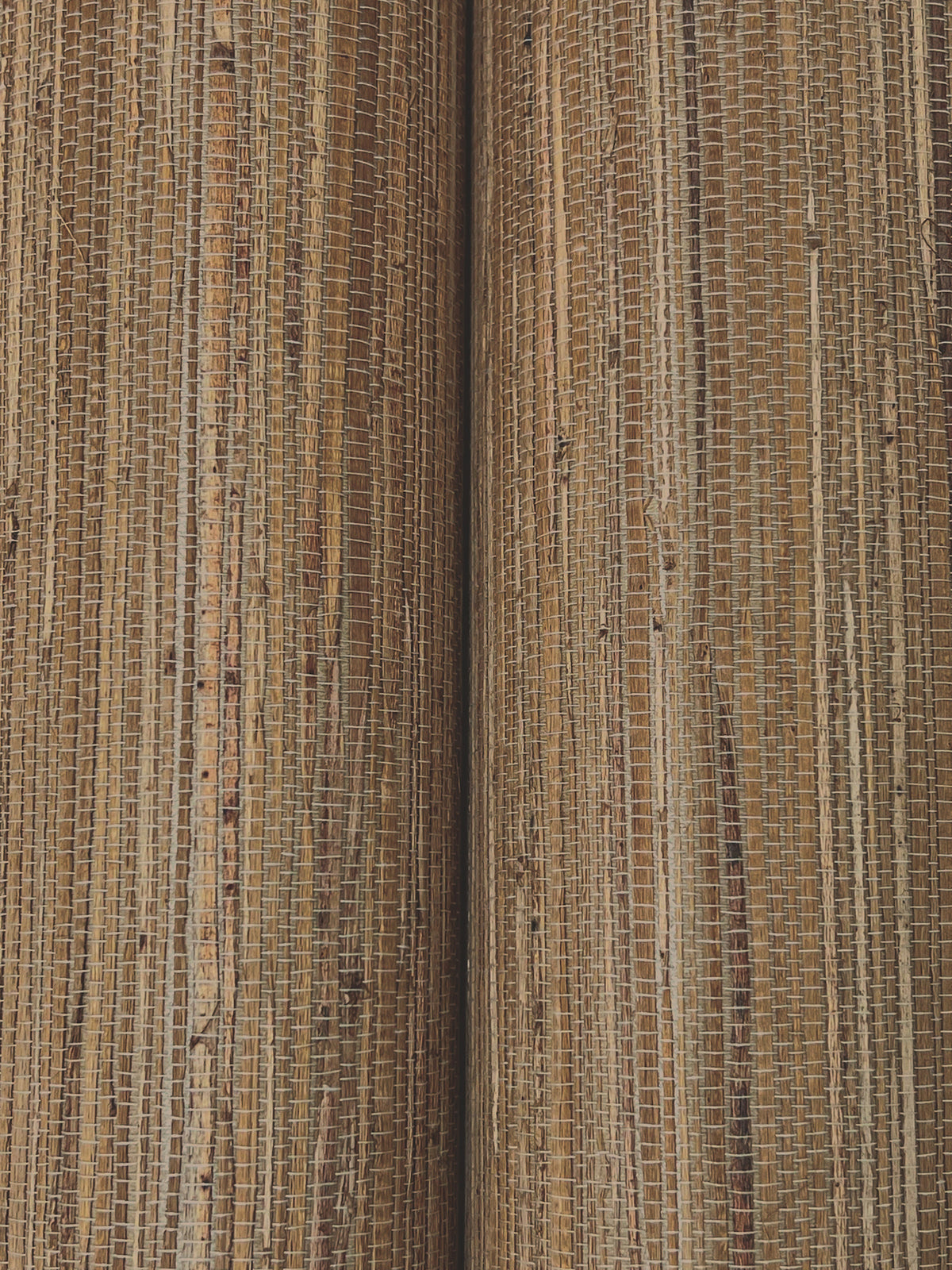 GRL88376-peel-and-stick-wallpaper-detail-closeup