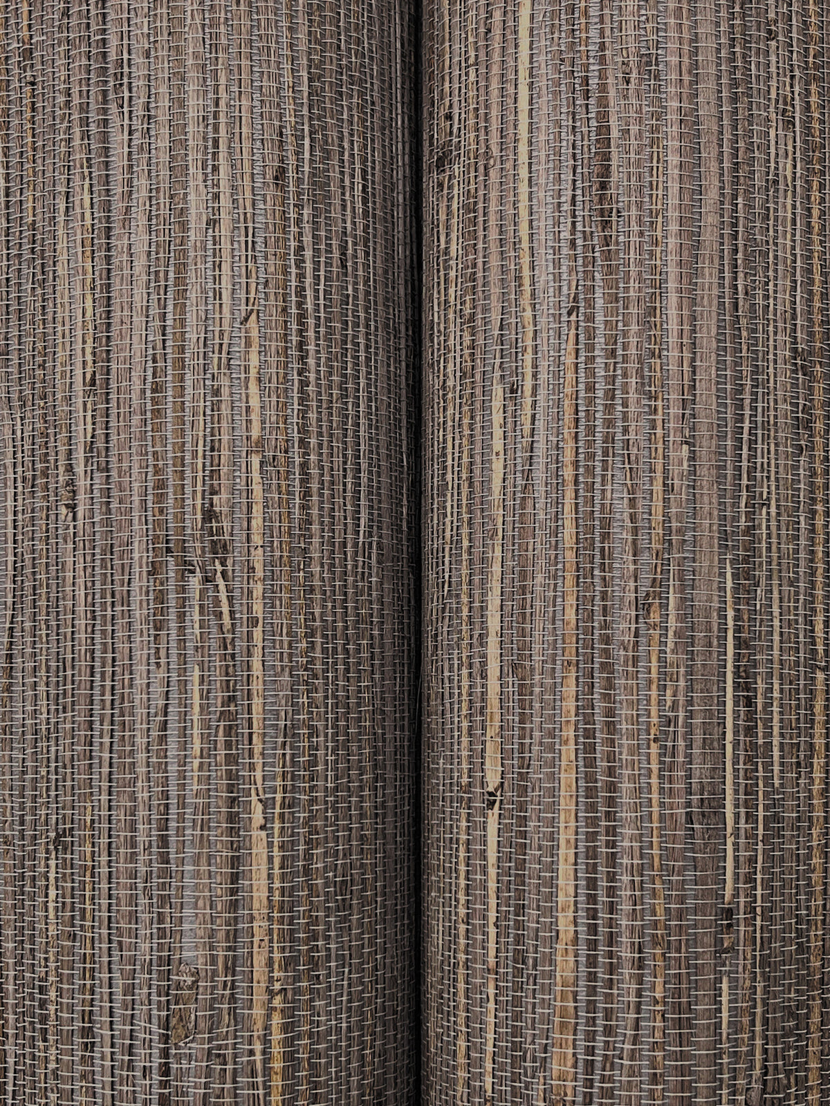 GRL88377-peel-and-stick-wallpaper-detail-closeup