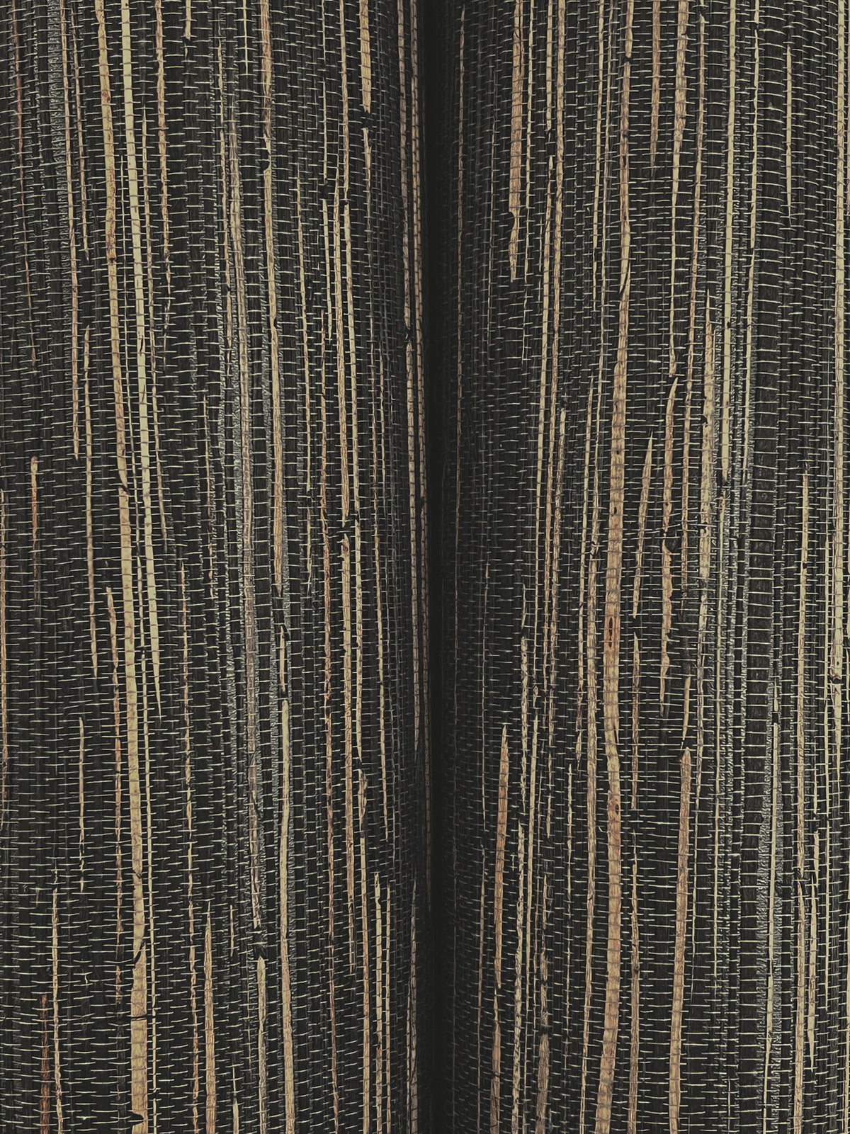 GRL88379-peel-and-stick-wallpaper-detail-closeup